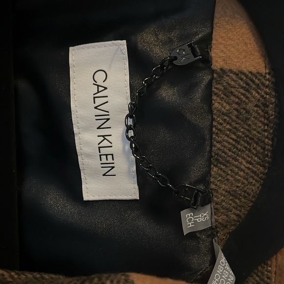 Beautiful XS Calvin Klein fully lined very flattering…. - Picture 4 of 5